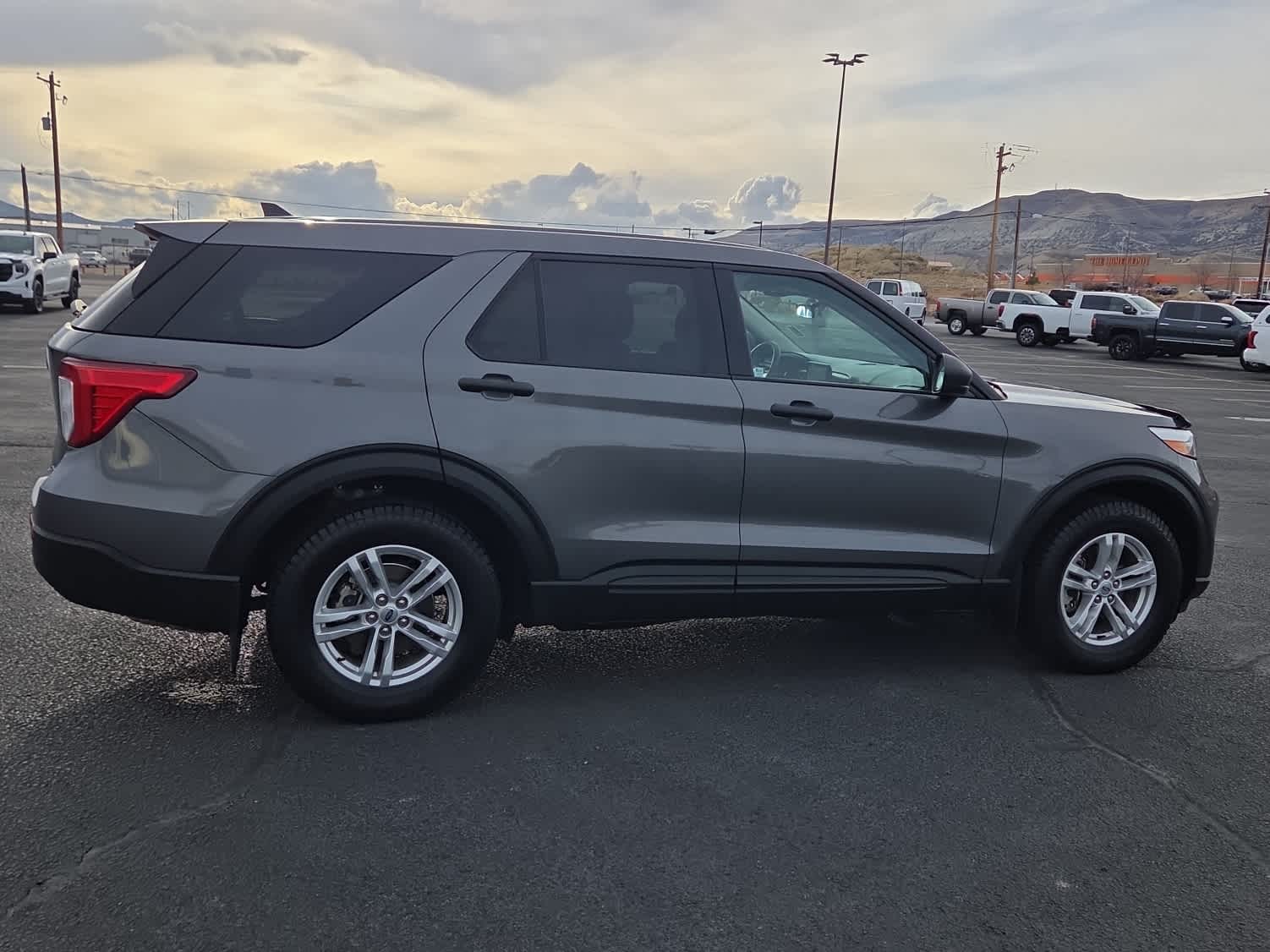 2023 Ford Explorer Base