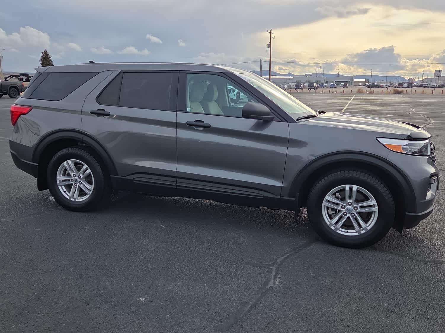 2023 Ford Explorer Base