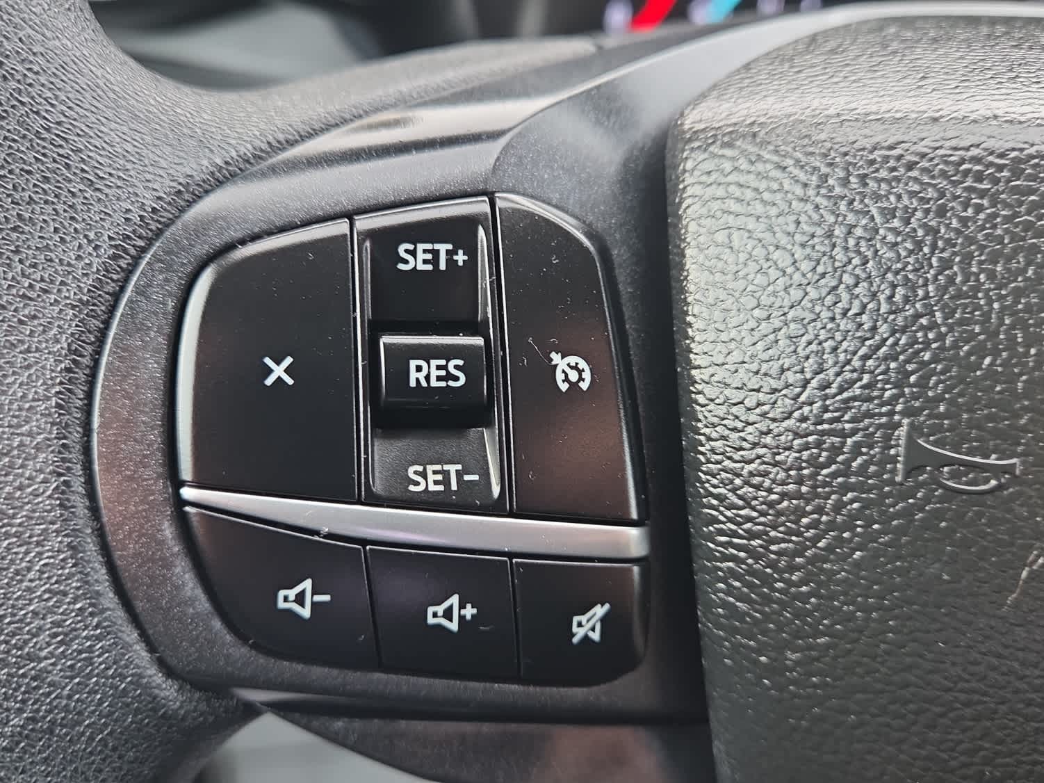 2023 Ford Explorer Base