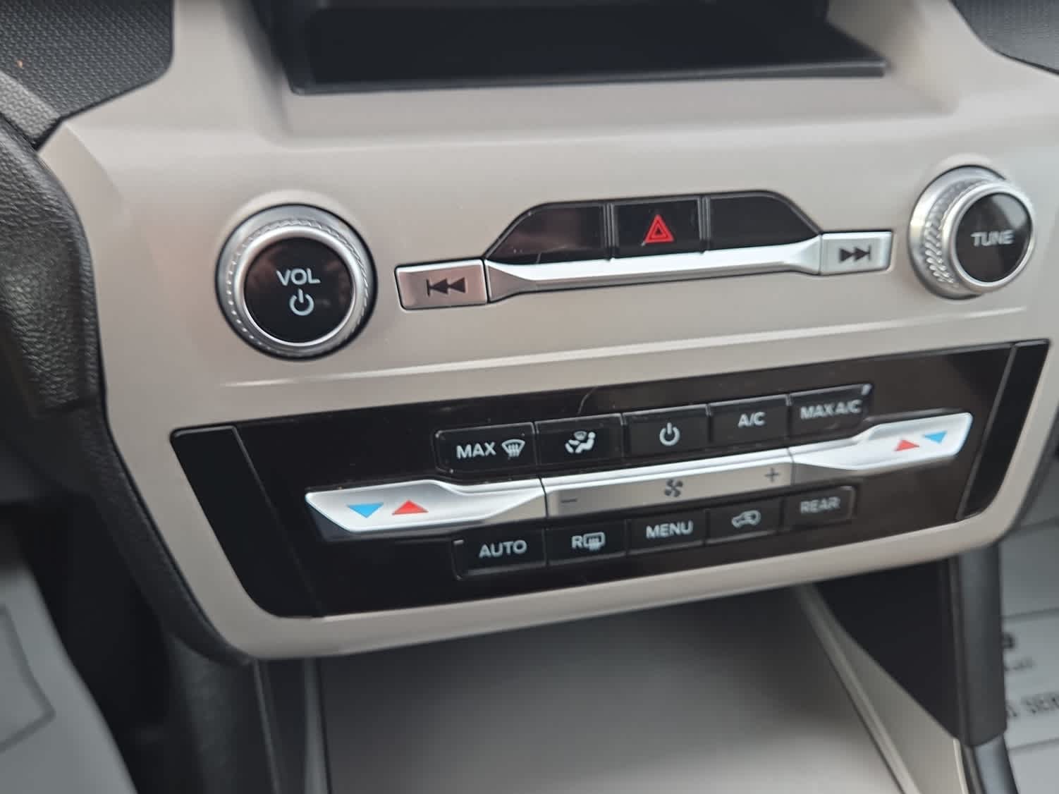 2023 Ford Explorer Base