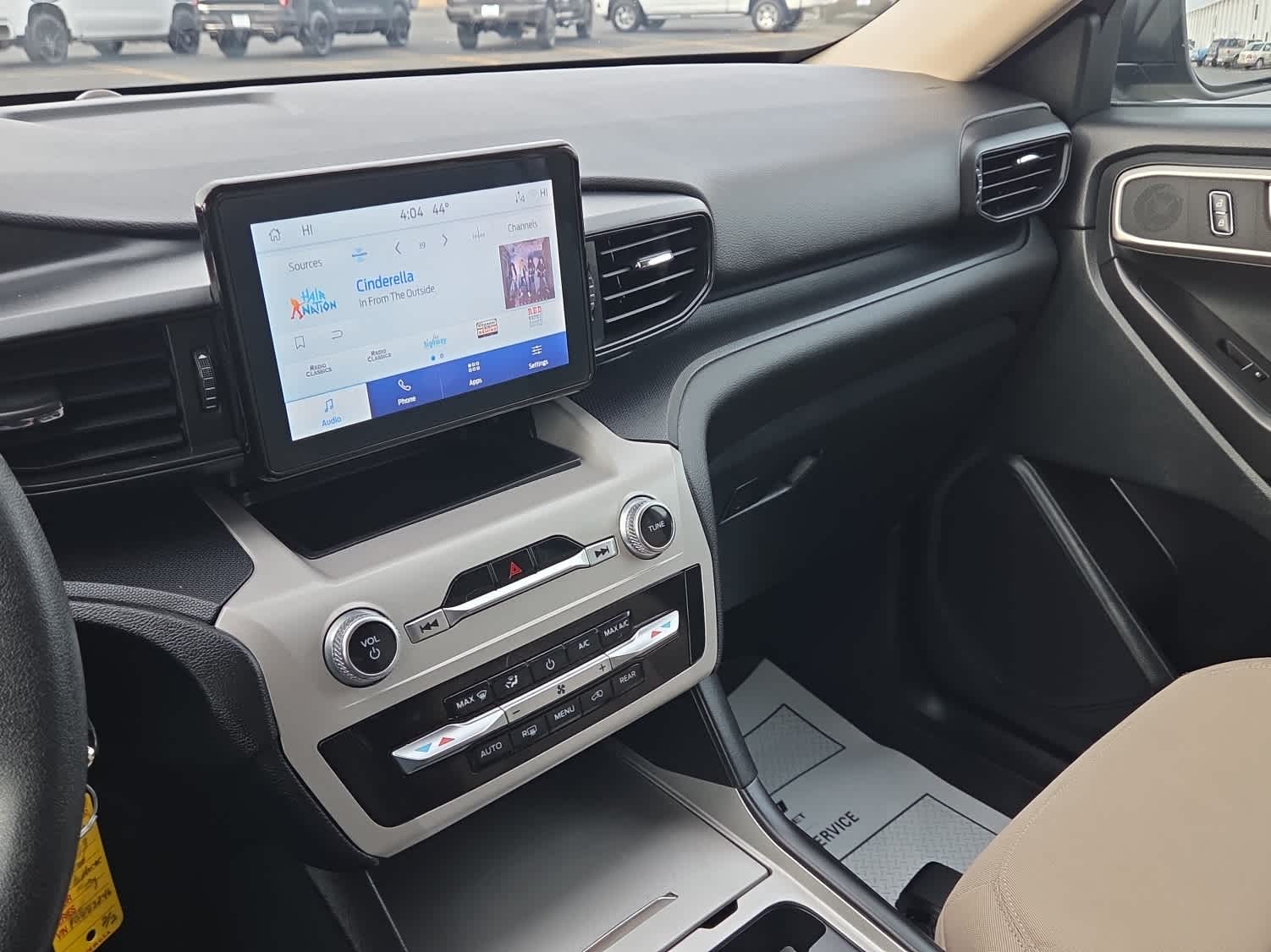 2023 Ford Explorer Base