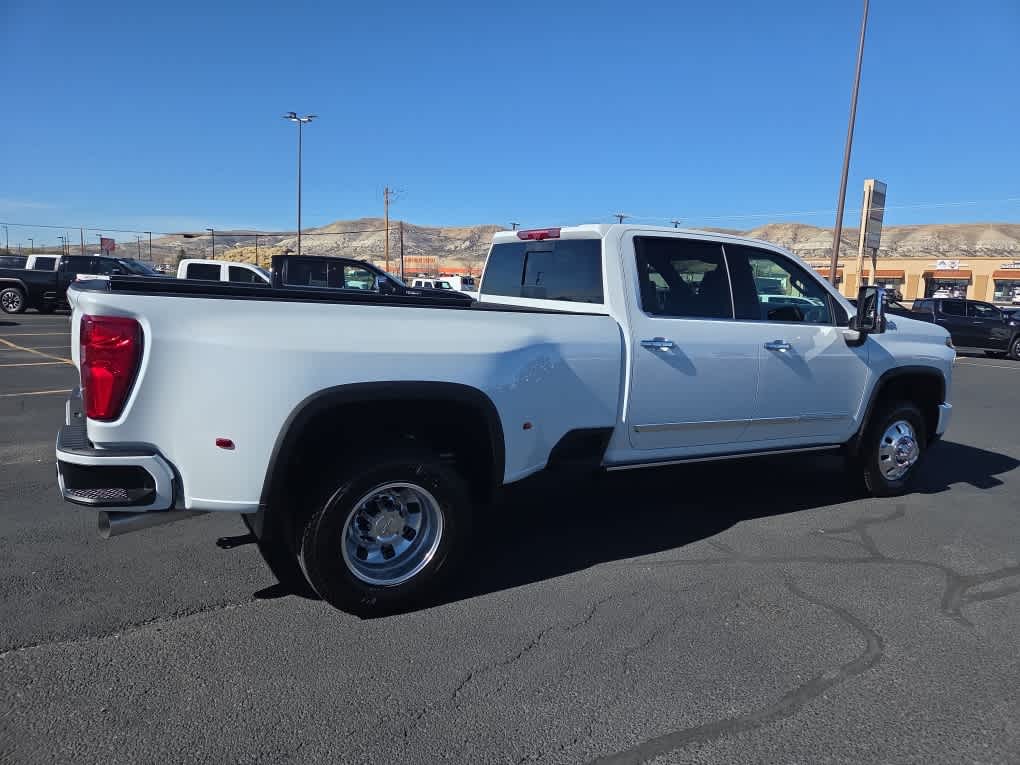 2026 Chevrolet Silverado 3500 HD High Country DRW
