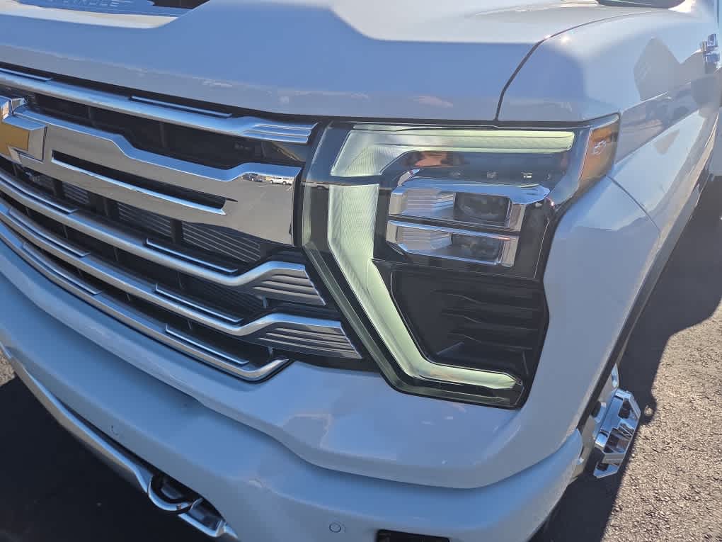 2026 Chevrolet Silverado 3500 HD High Country DRW