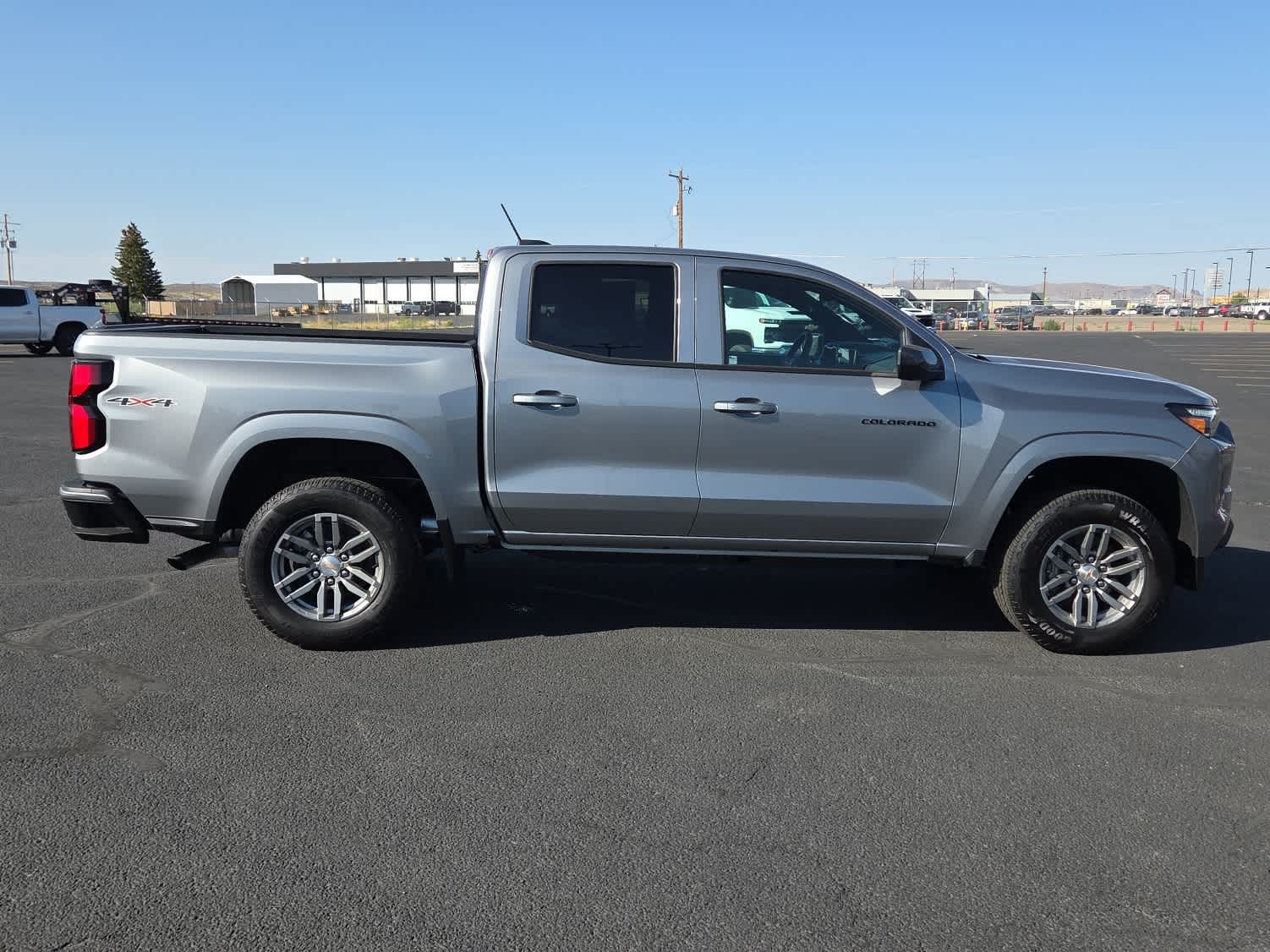 2025 Chevrolet Colorado WT/LT