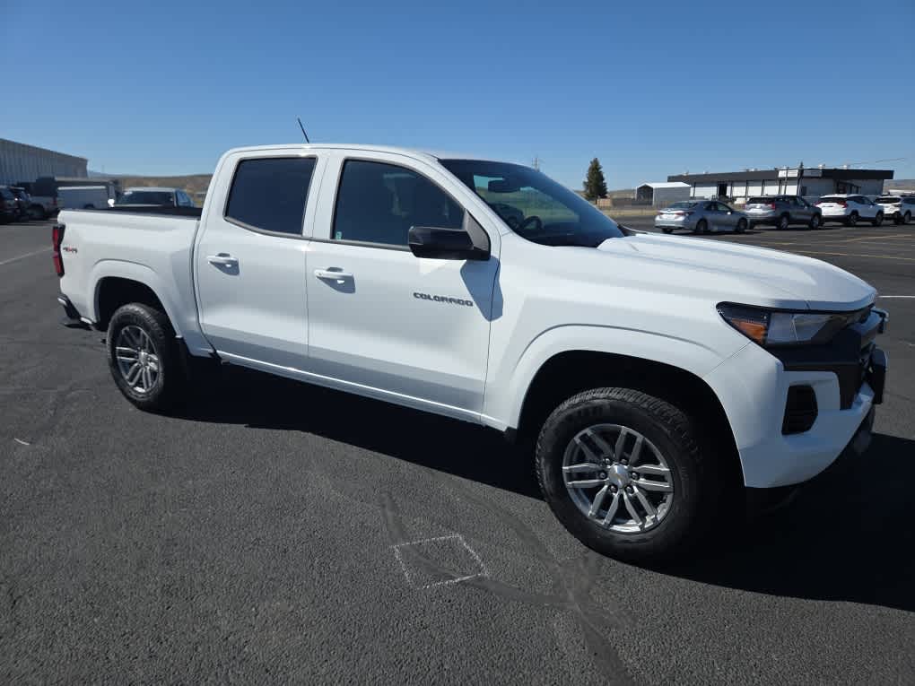 2025 Chevrolet Colorado WT/LT
