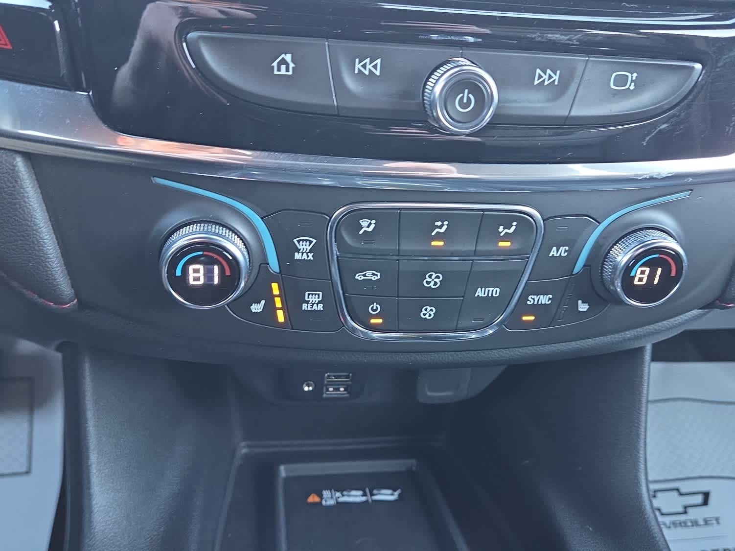 2023 Chevrolet Traverse RS