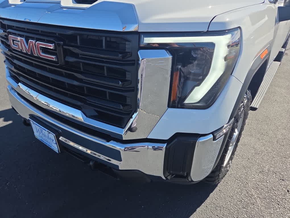 2024 GMC Sierra 3500 HD Pro