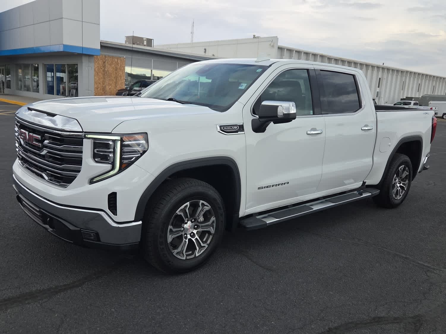 2024 GMC Sierra 1500 SLT