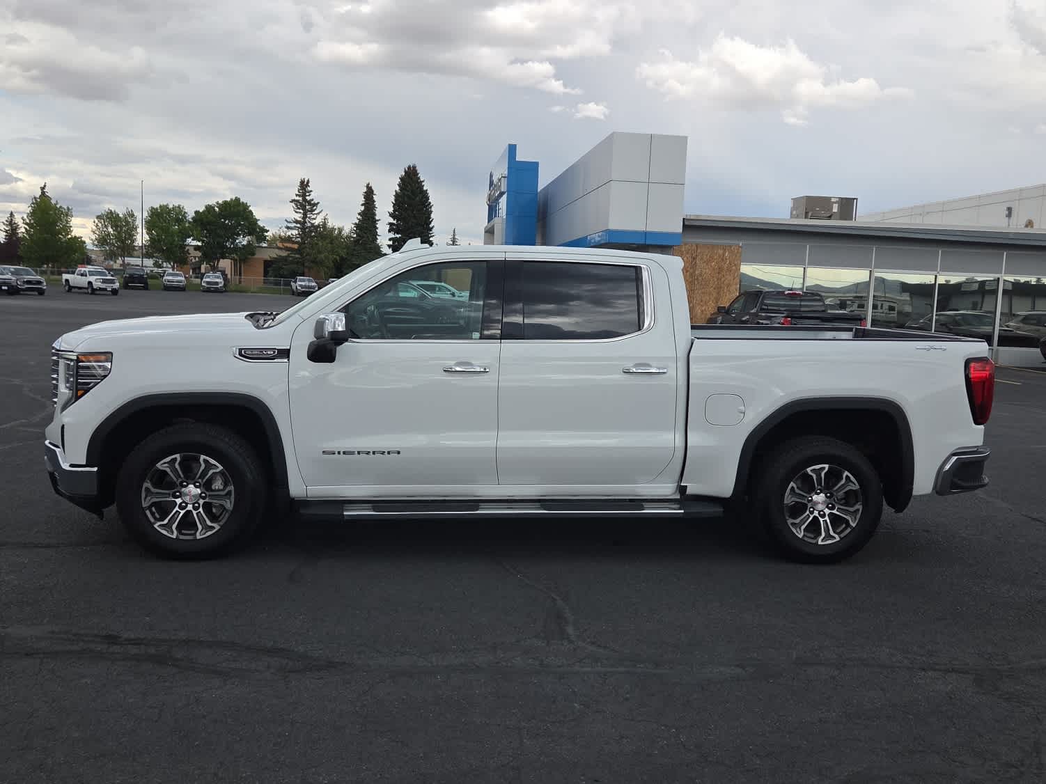 2024 GMC Sierra 1500 SLT
