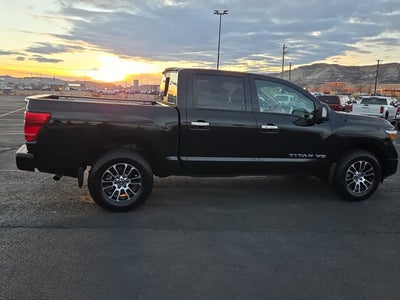 2020 Nissan TITAN Crew Cab SV 4x4