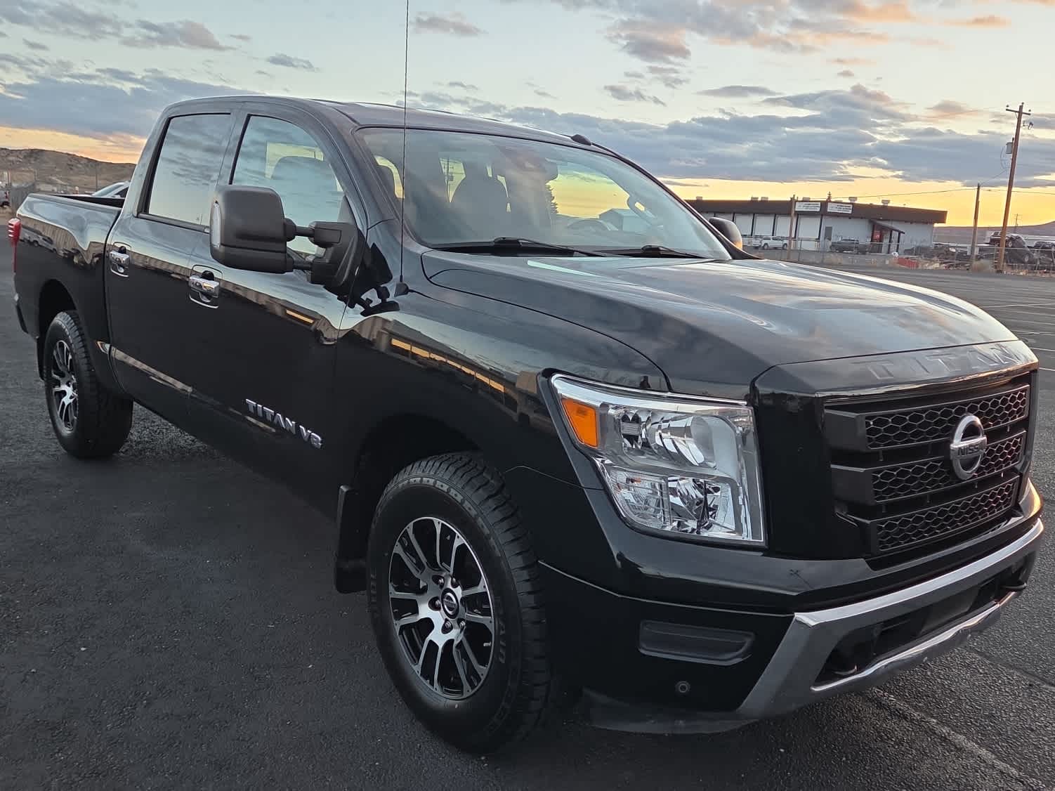 2020 Nissan TITAN Crew Cab SV 4x4