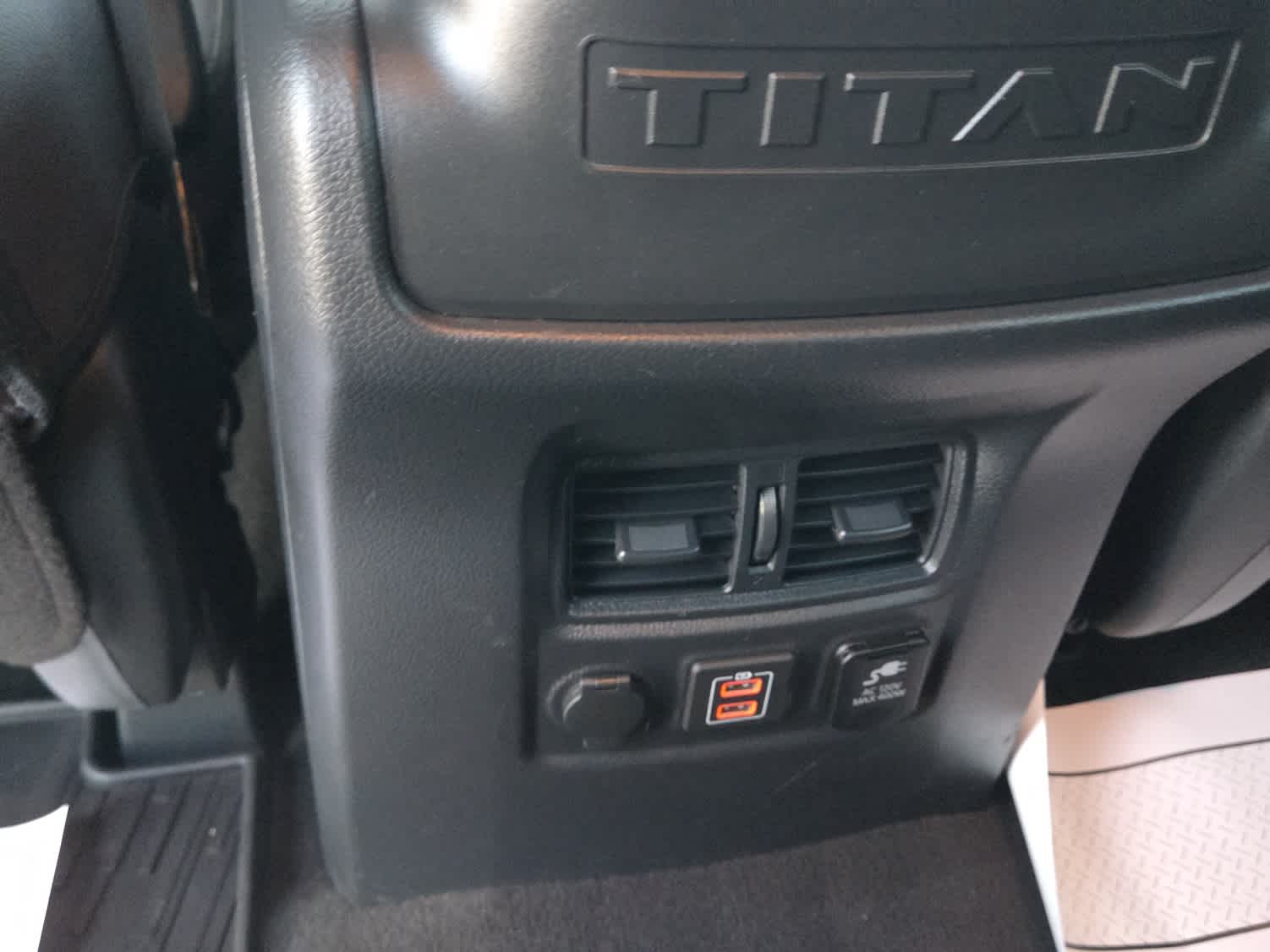 2020 Nissan TITAN Crew Cab SV 4x4