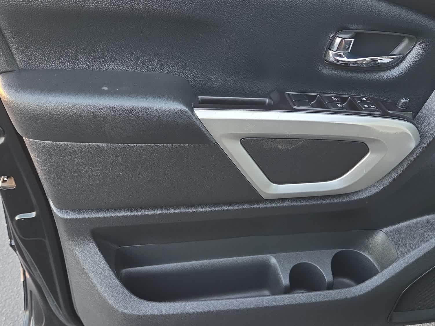 2020 Nissan TITAN Crew Cab SV 4x4