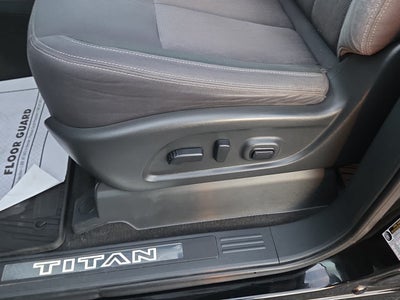 2020 Nissan TITAN Crew Cab SV 4x4