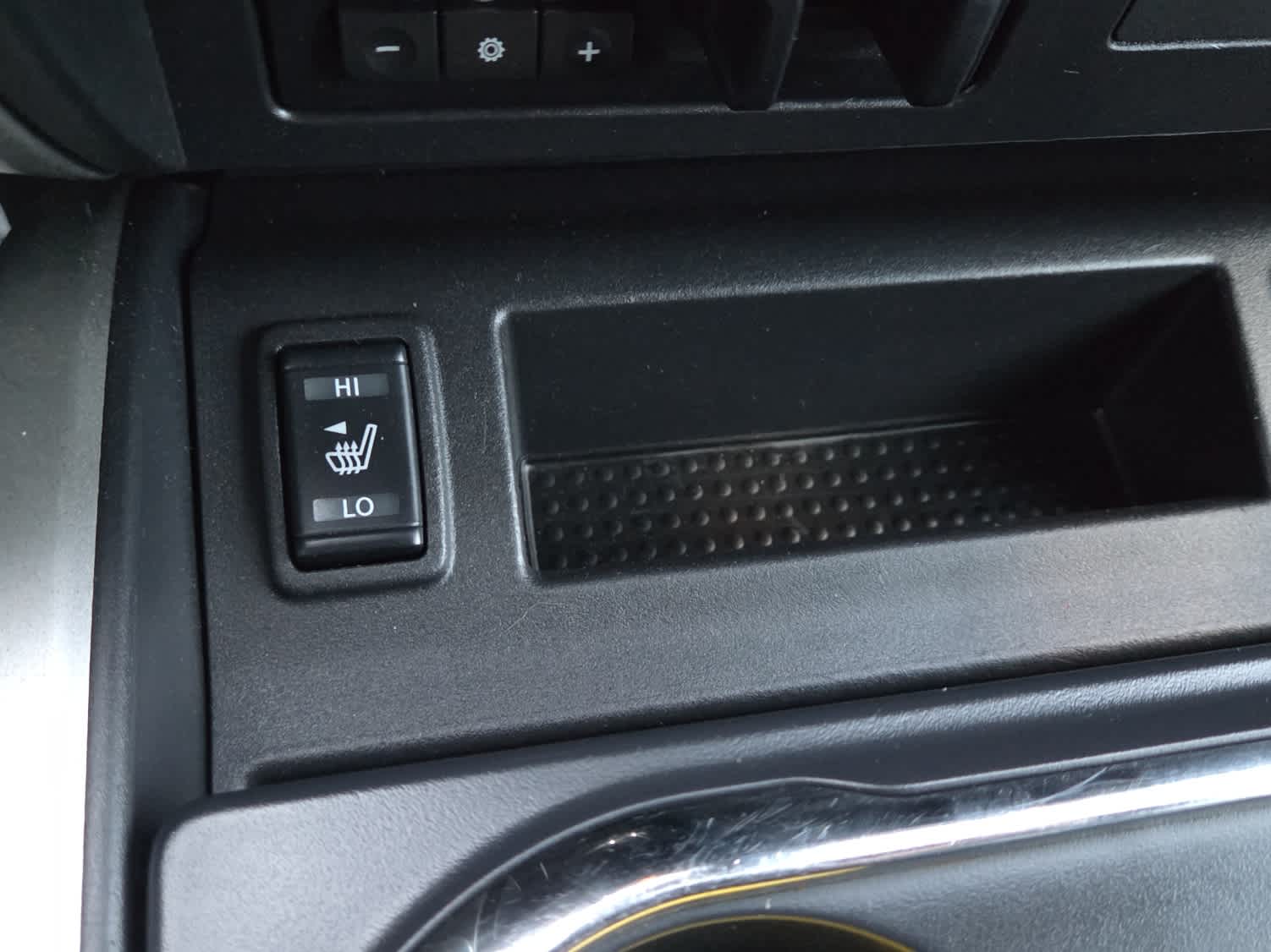 2020 Nissan TITAN Crew Cab SV 4x4