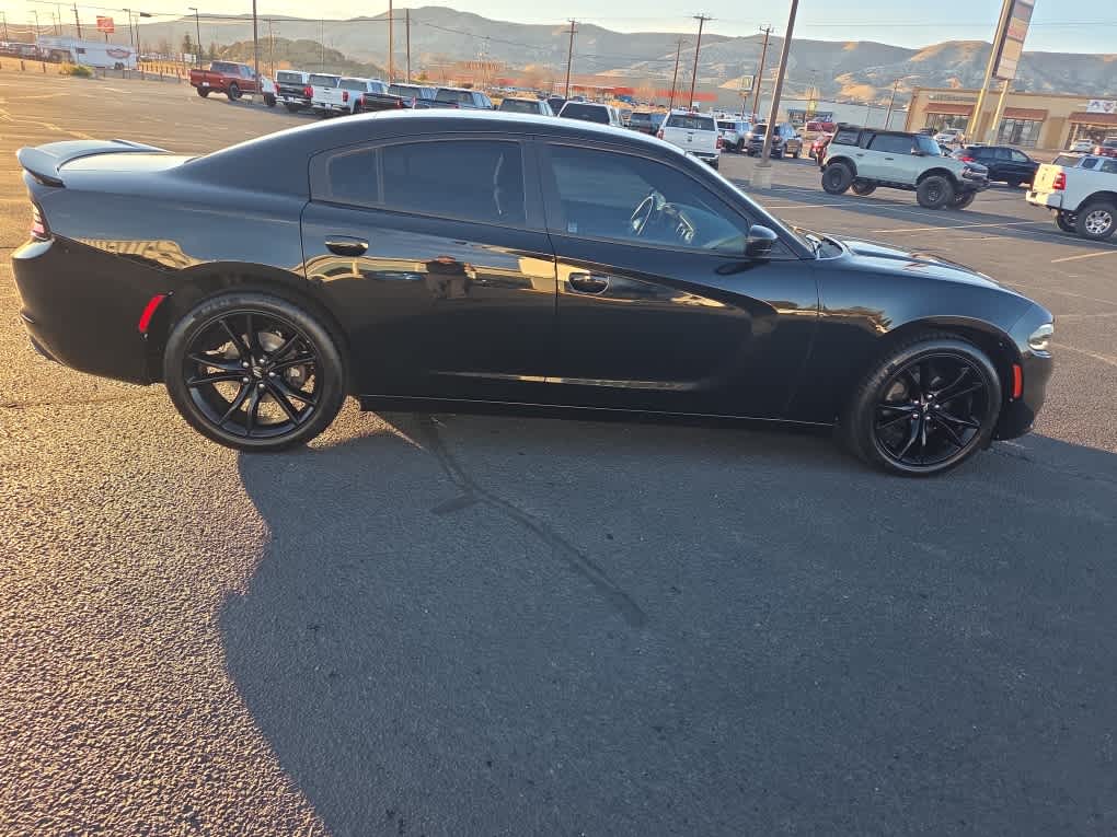 2017 Dodge Charger SE RWD
