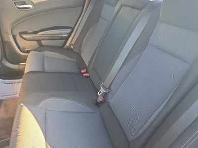 2017 Dodge Charger SE RWD