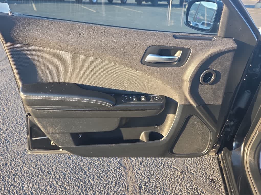 2017 Dodge Charger SE RWD