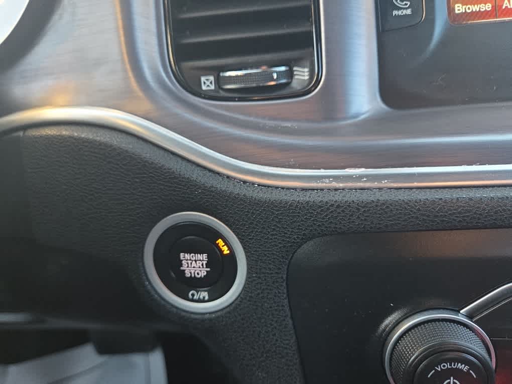 2017 Dodge Charger SE RWD