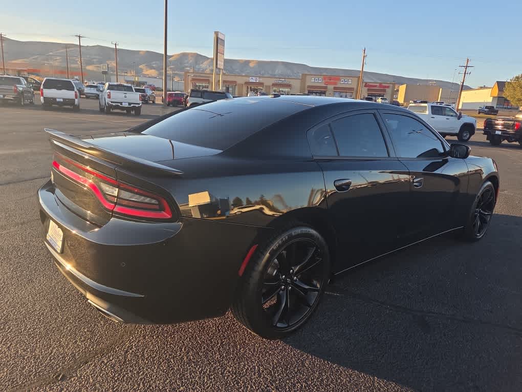 2017 Dodge Charger SE RWD
