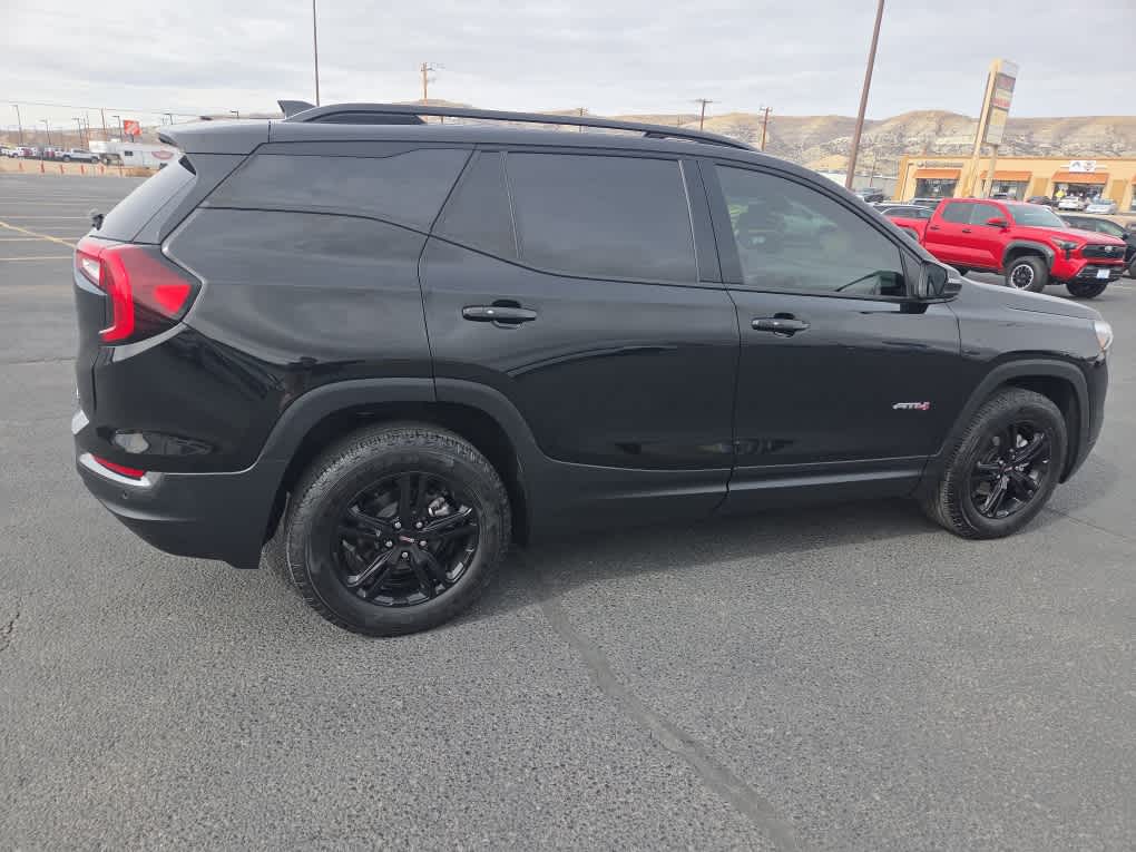 2024 GMC Terrain AT4
