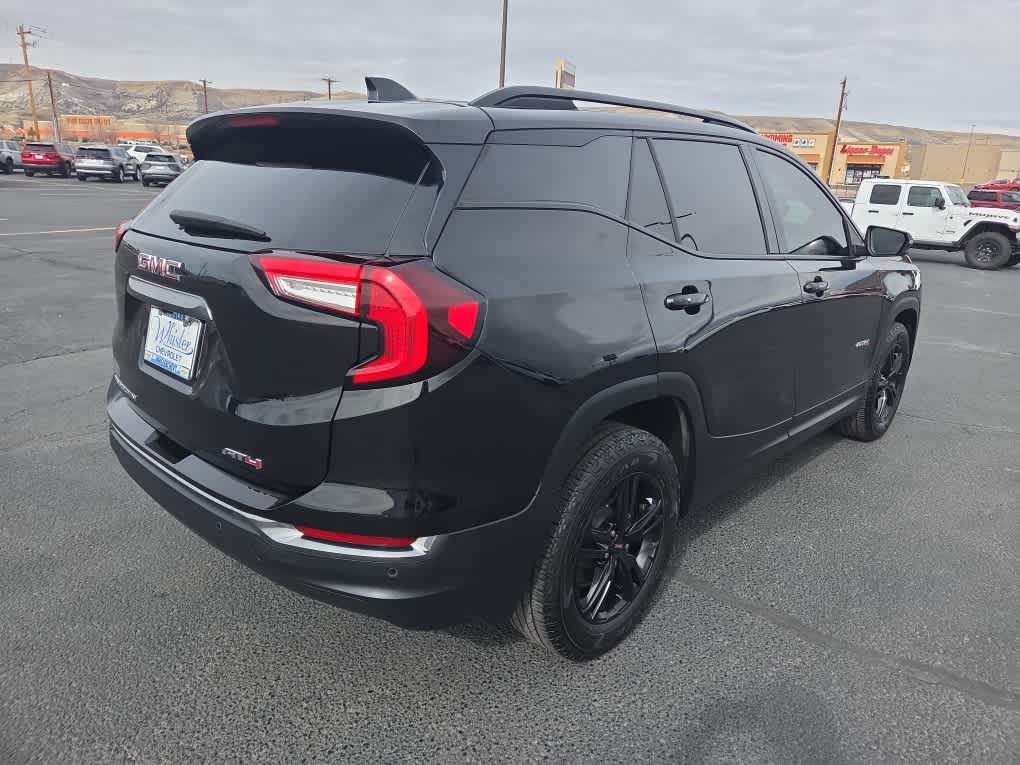 2024 GMC Terrain AT4