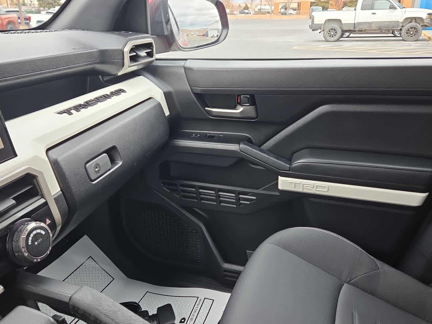 2024 Toyota Tacoma 4WD SR5