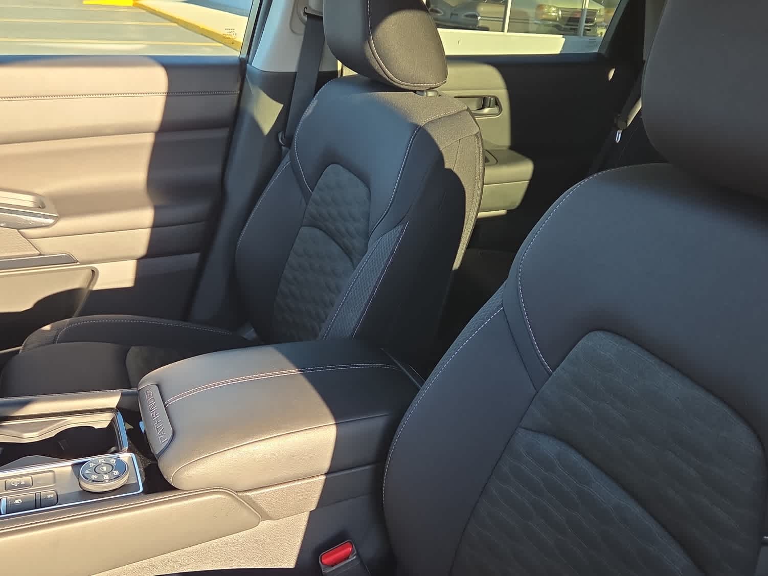 2024 Nissan Pathfinder SV 4WD