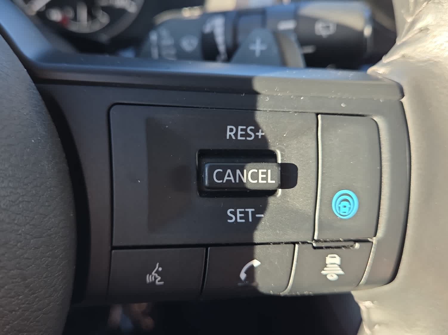 2024 Nissan Pathfinder SV 4WD