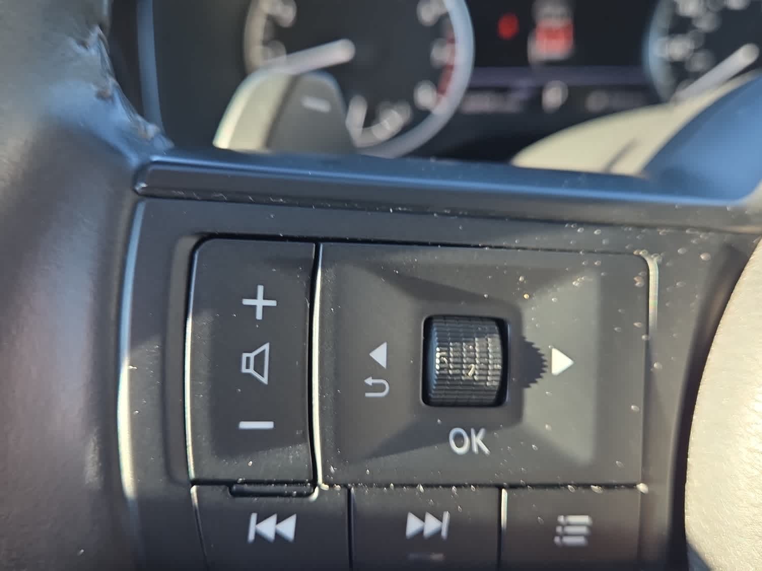 2024 Nissan Pathfinder SV 4WD