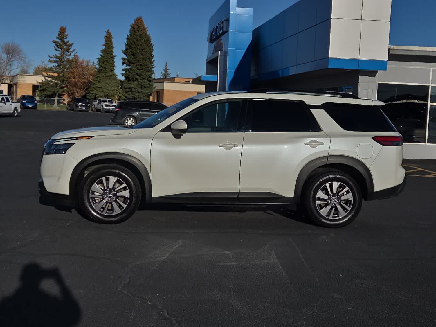 2024 Nissan Pathfinder SV 4WD